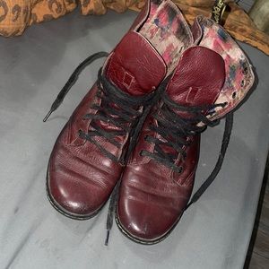 BURGUNDY DR MARTAN CANVAS SHOES